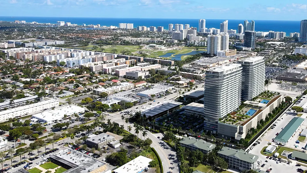 Oasis Hallandale photo 2