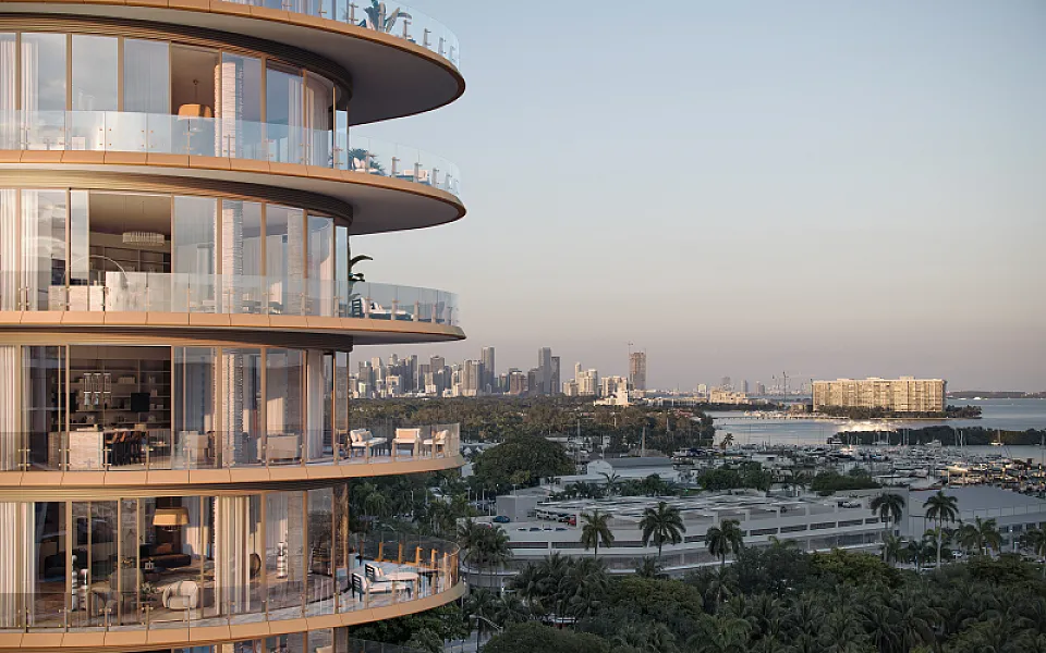 Four Seasons Private Residences photo 13