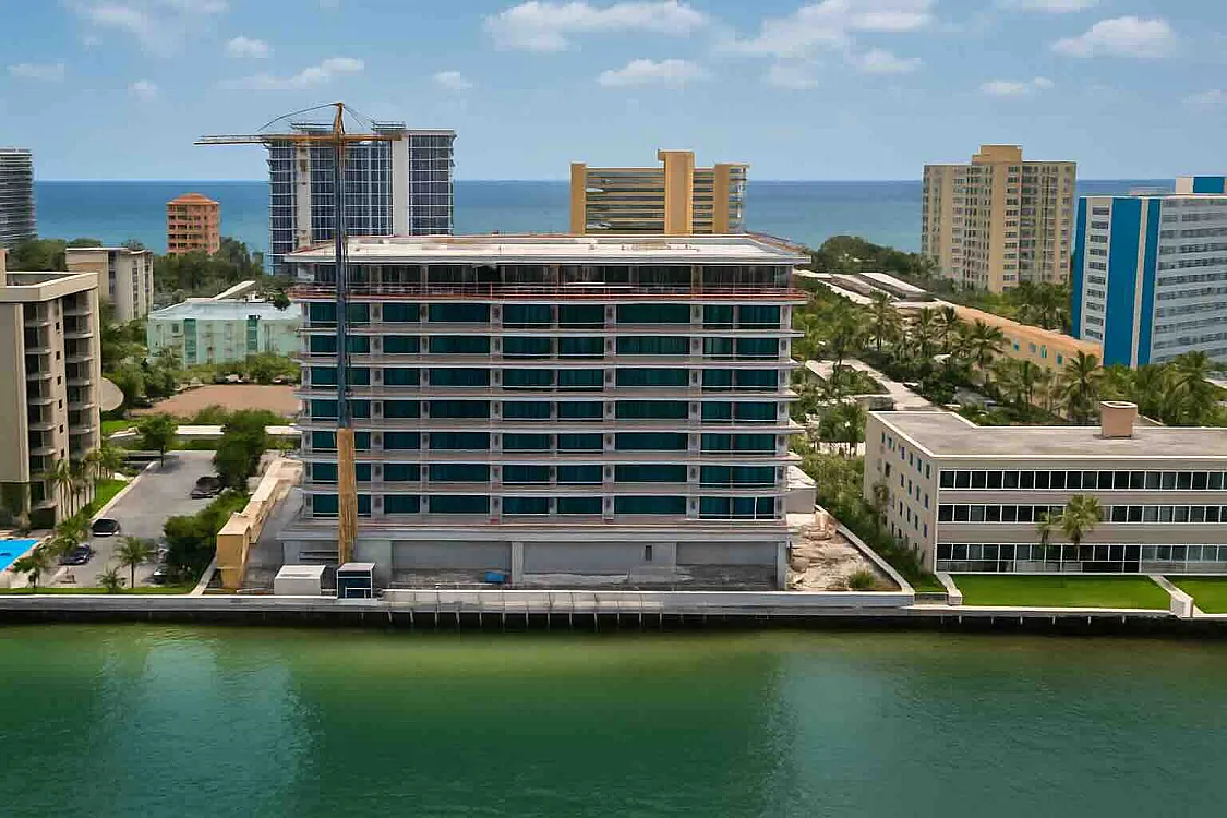 Entourage in the sun, Pompano Beach, FL — imagen 3 | Tradda Capital
