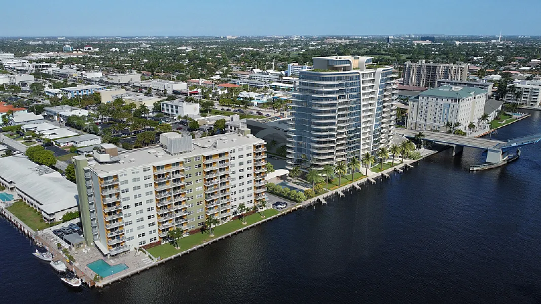 3000 Waterside photo 2